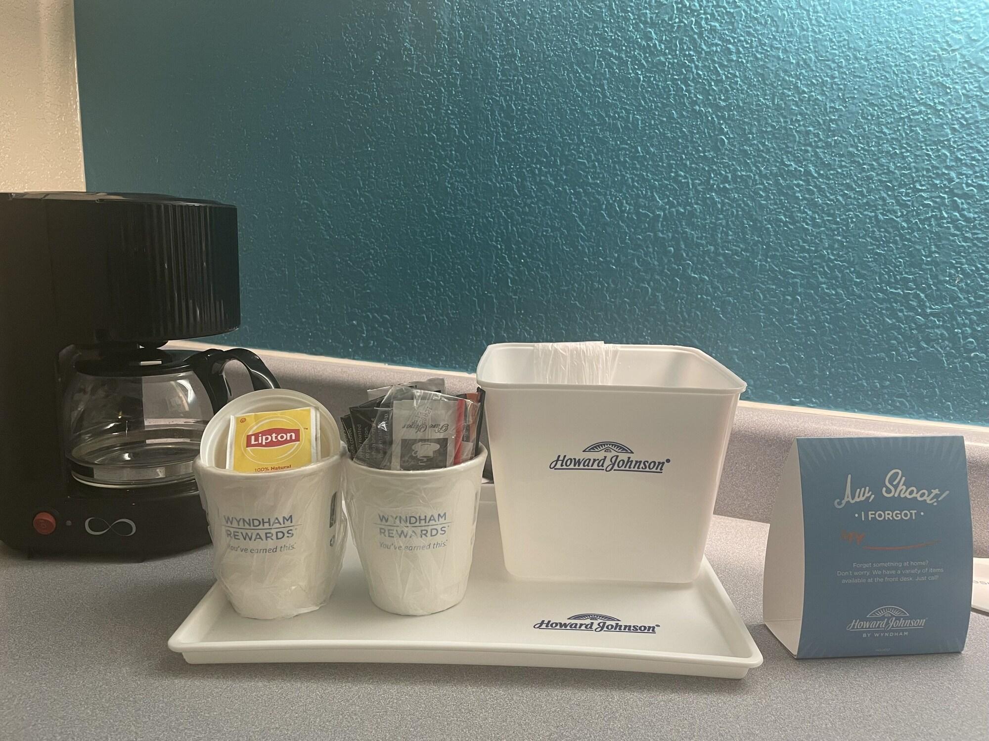 Howard Johnson By Wyndham Bakersfield Esterno foto