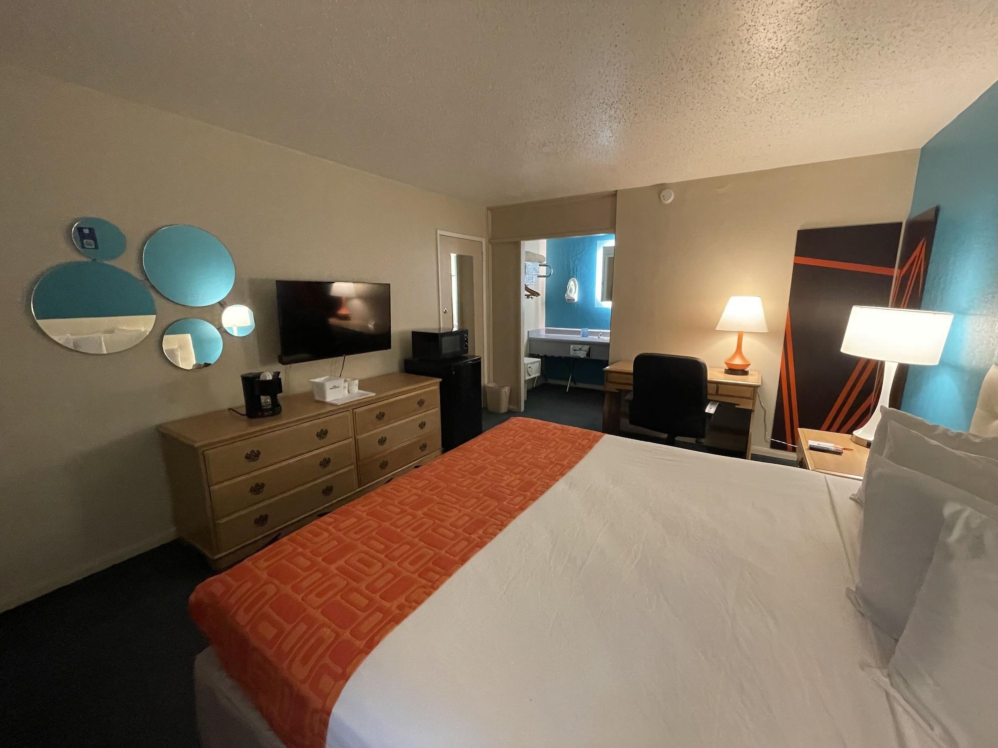 Howard Johnson By Wyndham Bakersfield Esterno foto