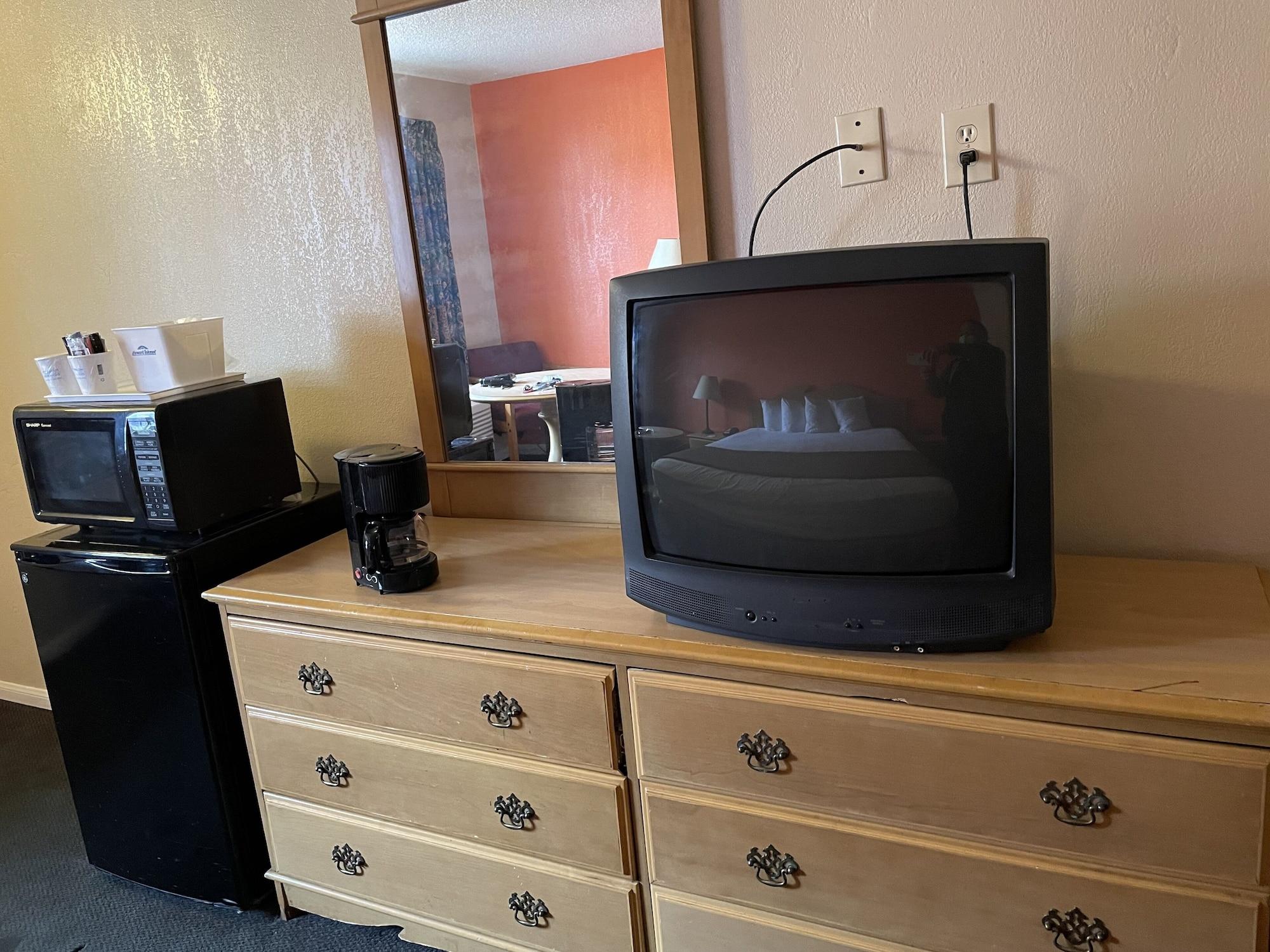 Howard Johnson By Wyndham Bakersfield Esterno foto
